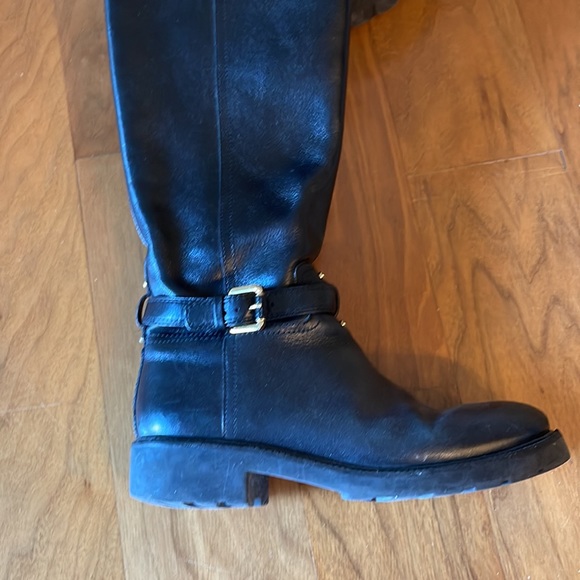 Tory Burch two-tone lug sole boots - Picture 3 of 4